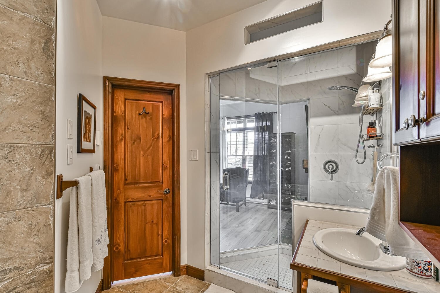 









250


Rue du Mont-Plaisant

, 4,
Mont-Tremblant,




QC
J8E1L2

