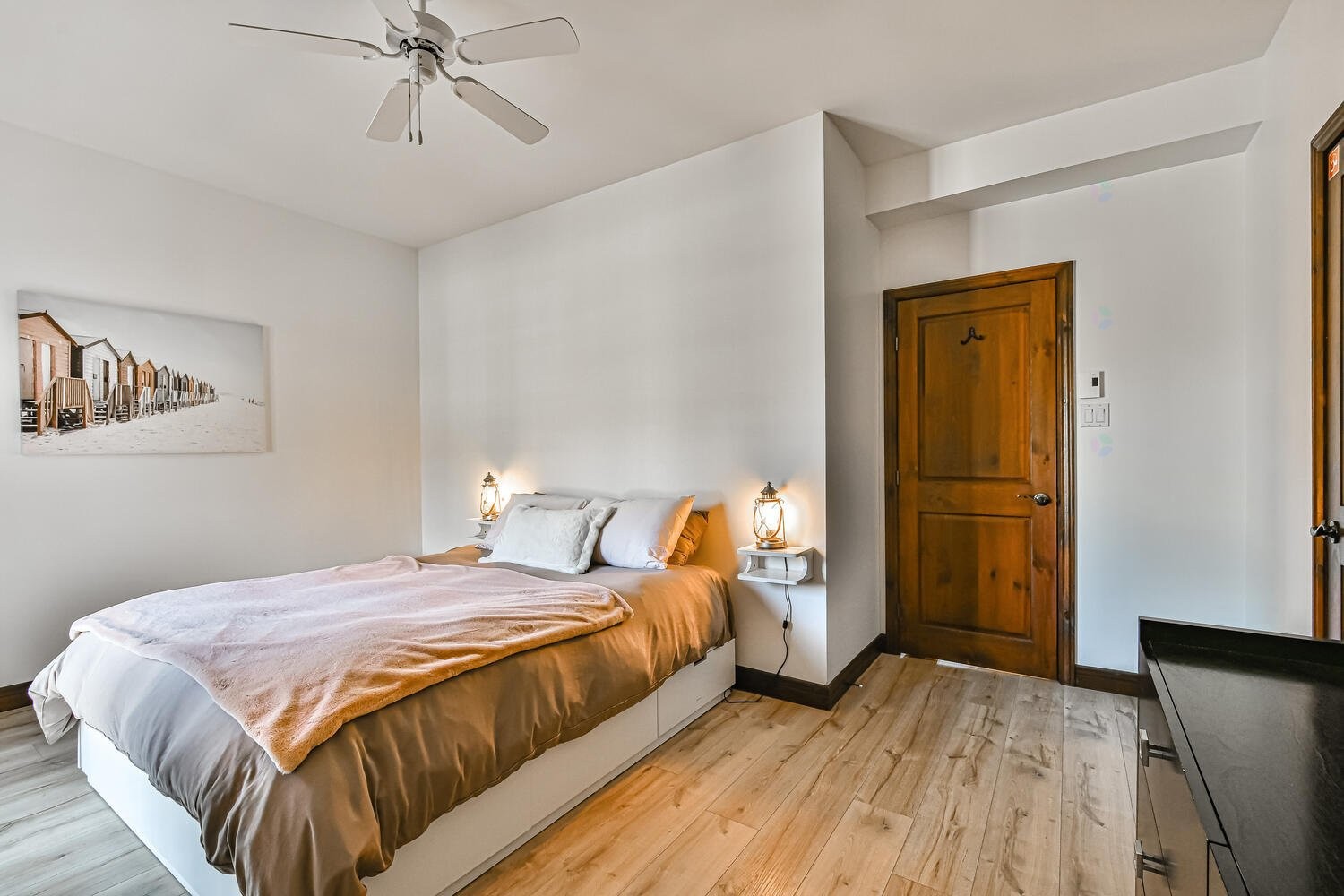 









250


Rue du Mont-Plaisant

, 4,
Mont-Tremblant,




QC
J8E1L2

