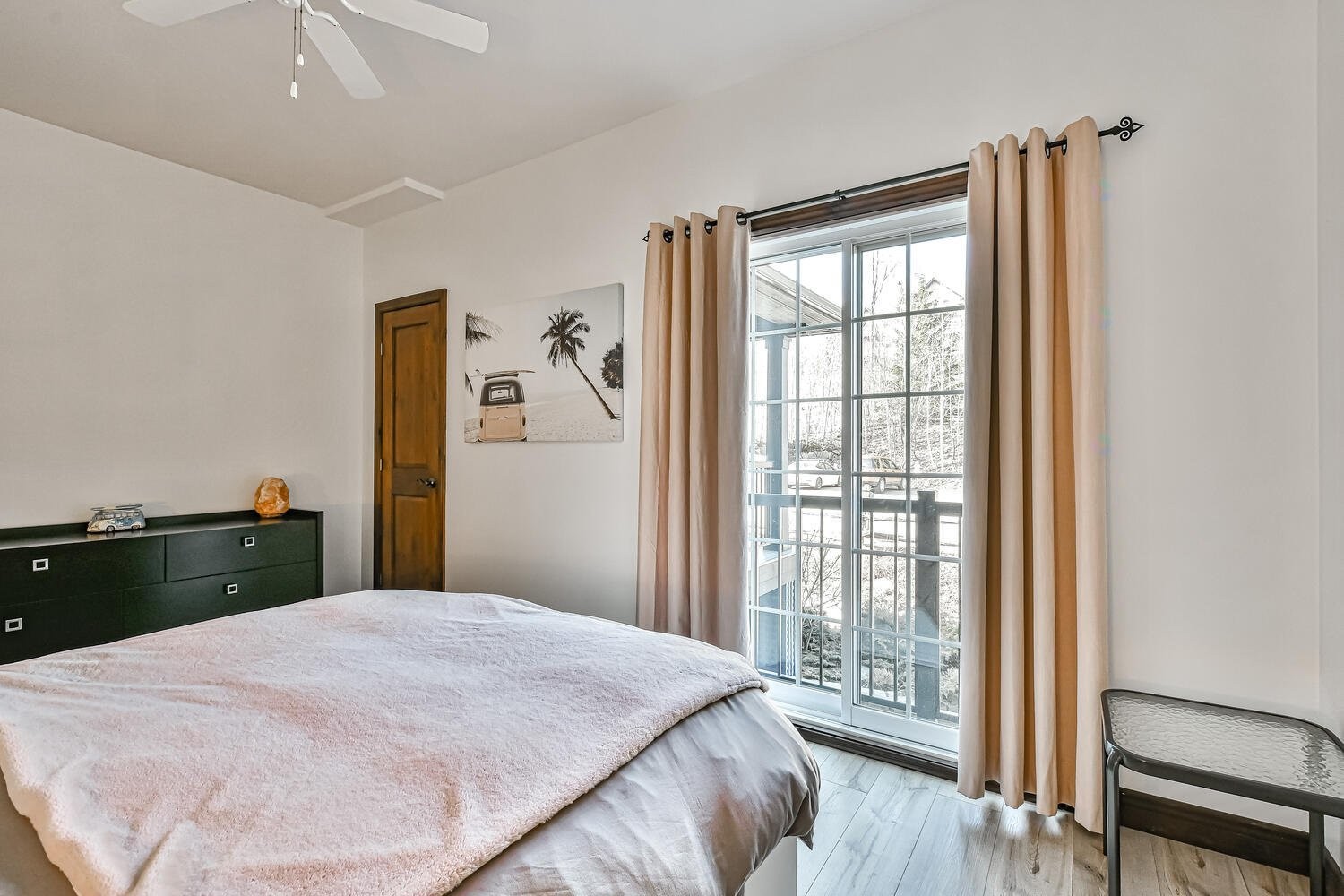 









250


Rue du Mont-Plaisant

, 4,
Mont-Tremblant,




QC
J8E1L2

