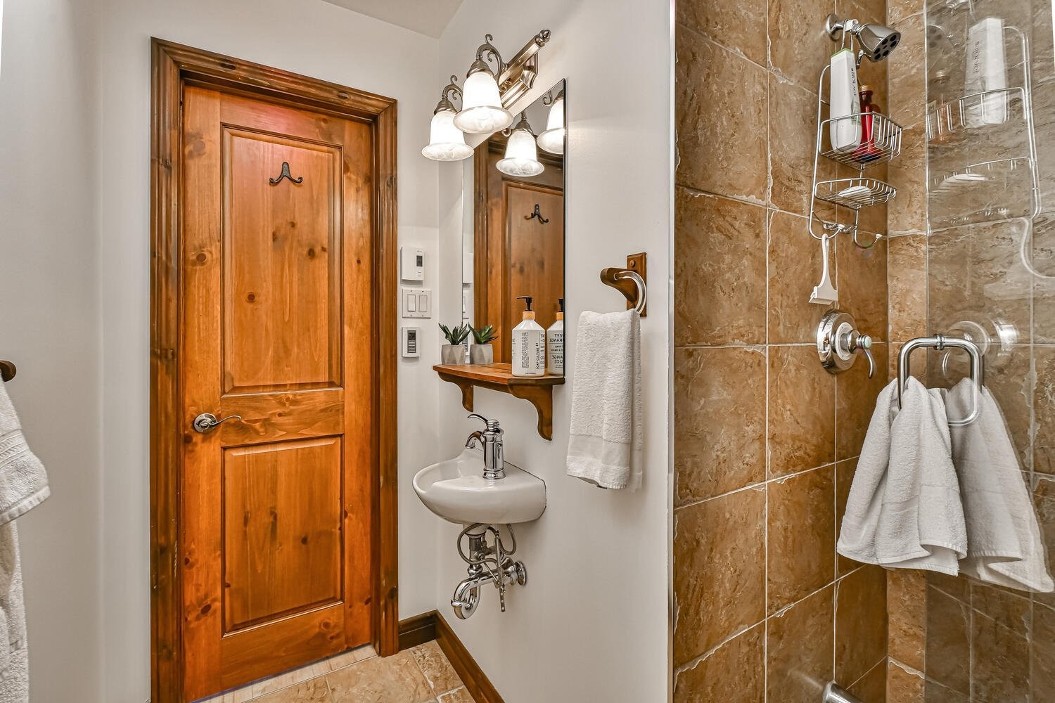 









250


Rue du Mont-Plaisant

, 4,
Mont-Tremblant,




QC
J8E1L2

