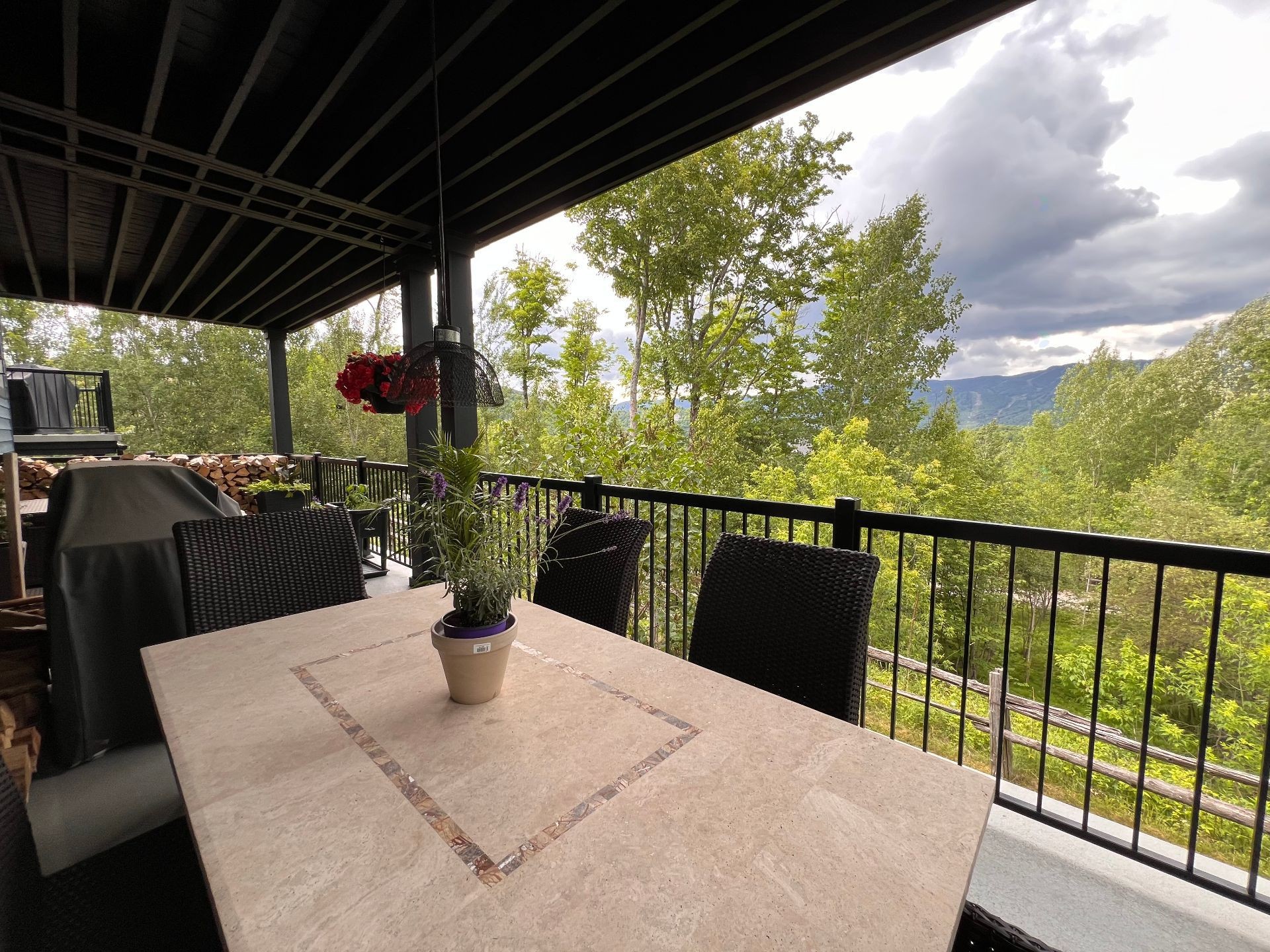 









250


Rue du Mont-Plaisant

, 4,
Mont-Tremblant,




QC
J8E1L2

