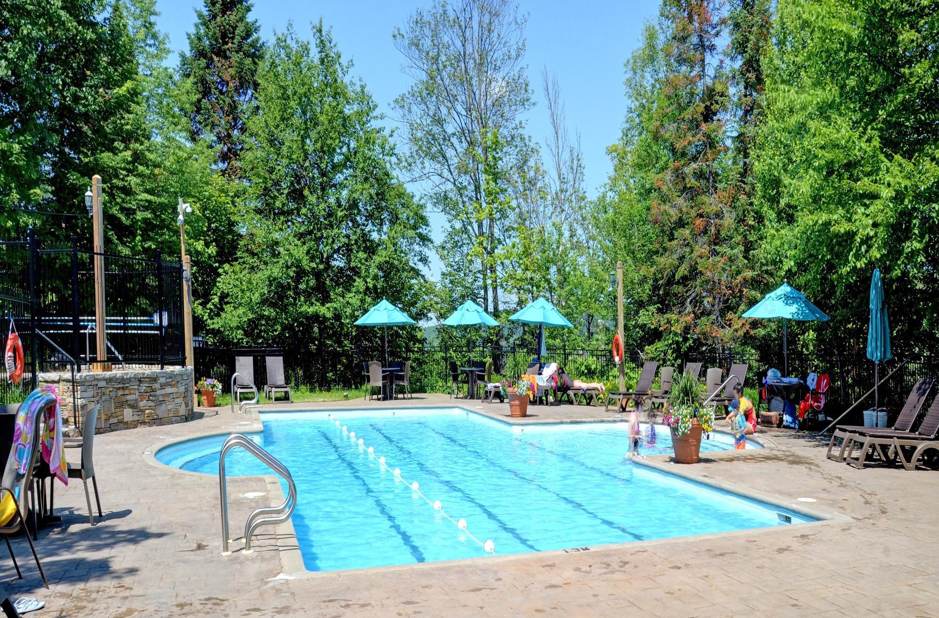 









250


Rue du Mont-Plaisant

, 4,
Mont-Tremblant,




QC
J8E1L2

