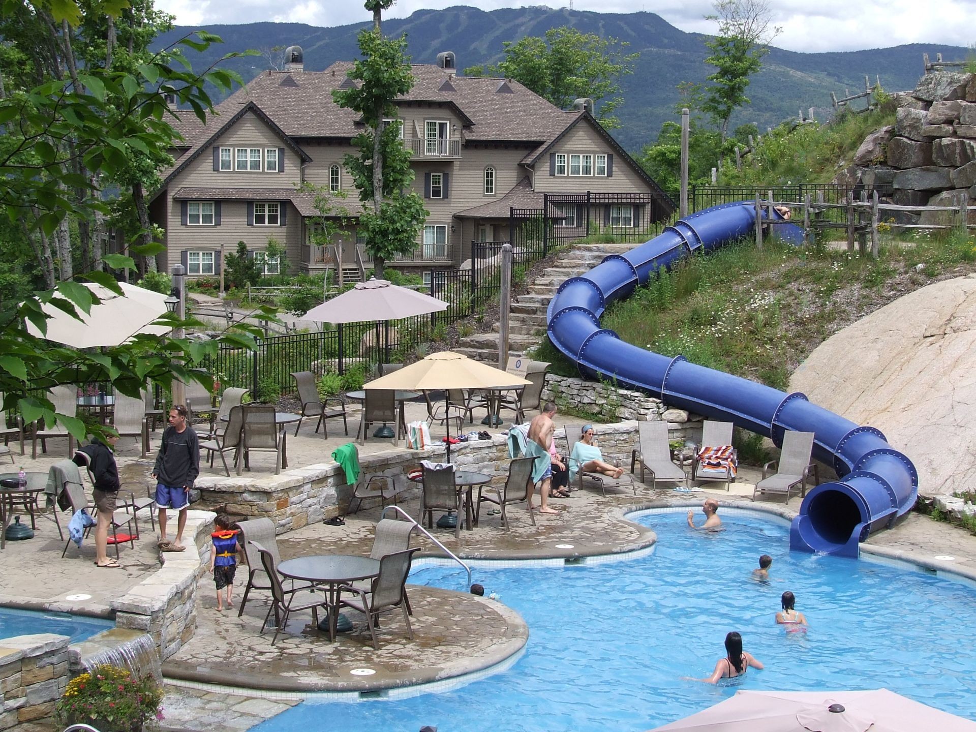 









250


Rue du Mont-Plaisant

, 4,
Mont-Tremblant,




QC
J8E1L2

