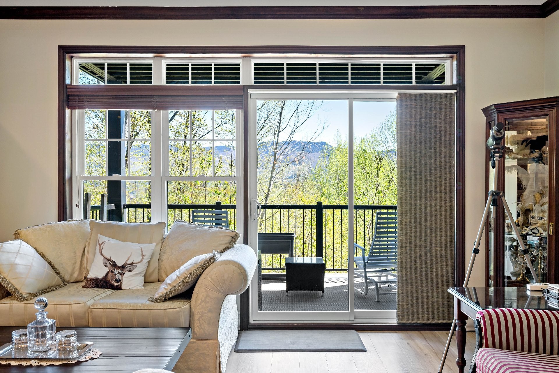 









250


Rue du Mont-Plaisant

, 4,
Mont-Tremblant,




QC
J8E1L2

