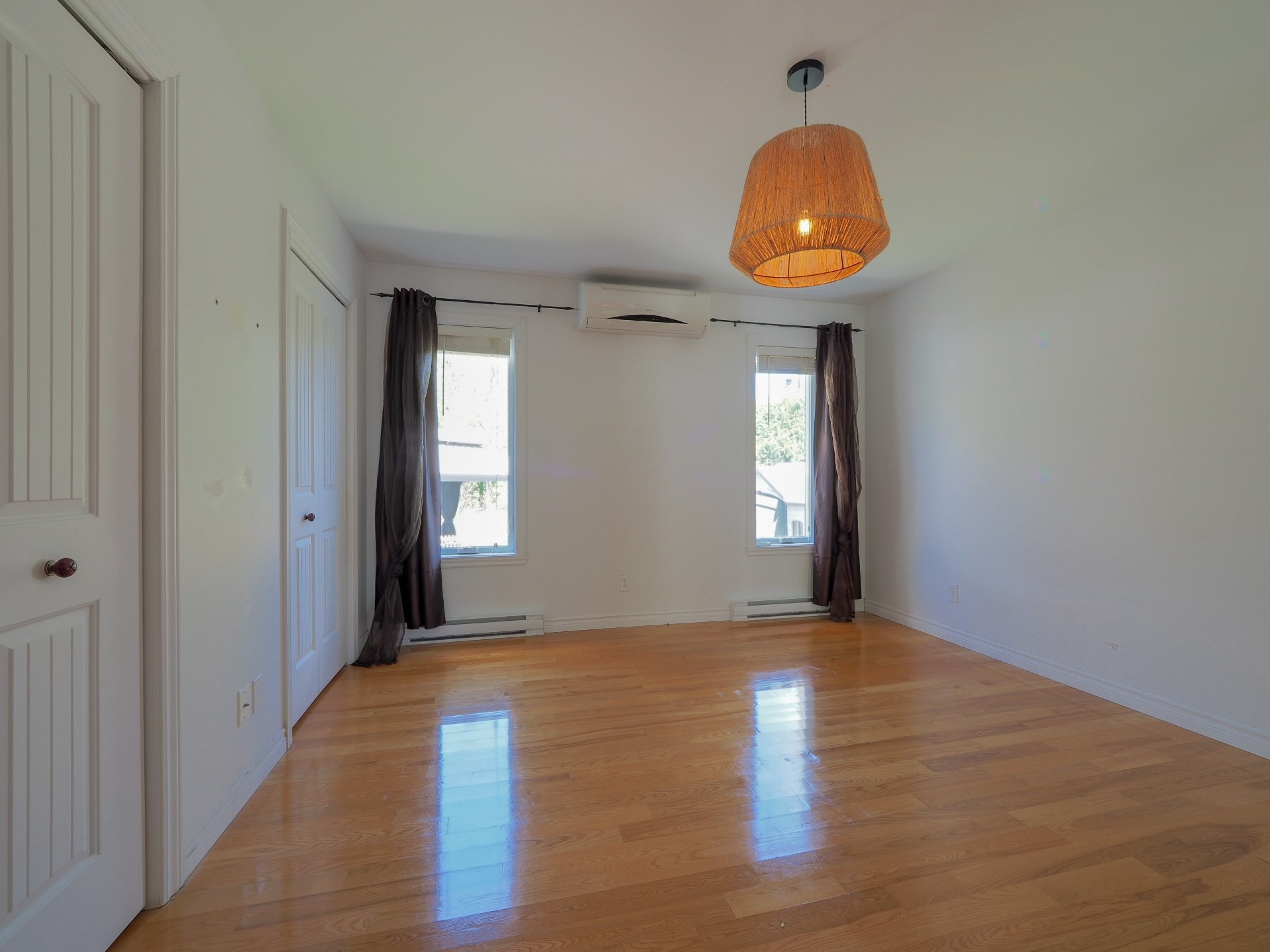









1850


Rue de Bruxelles

,
Trois-Rivières,




QC
G0W0C1

