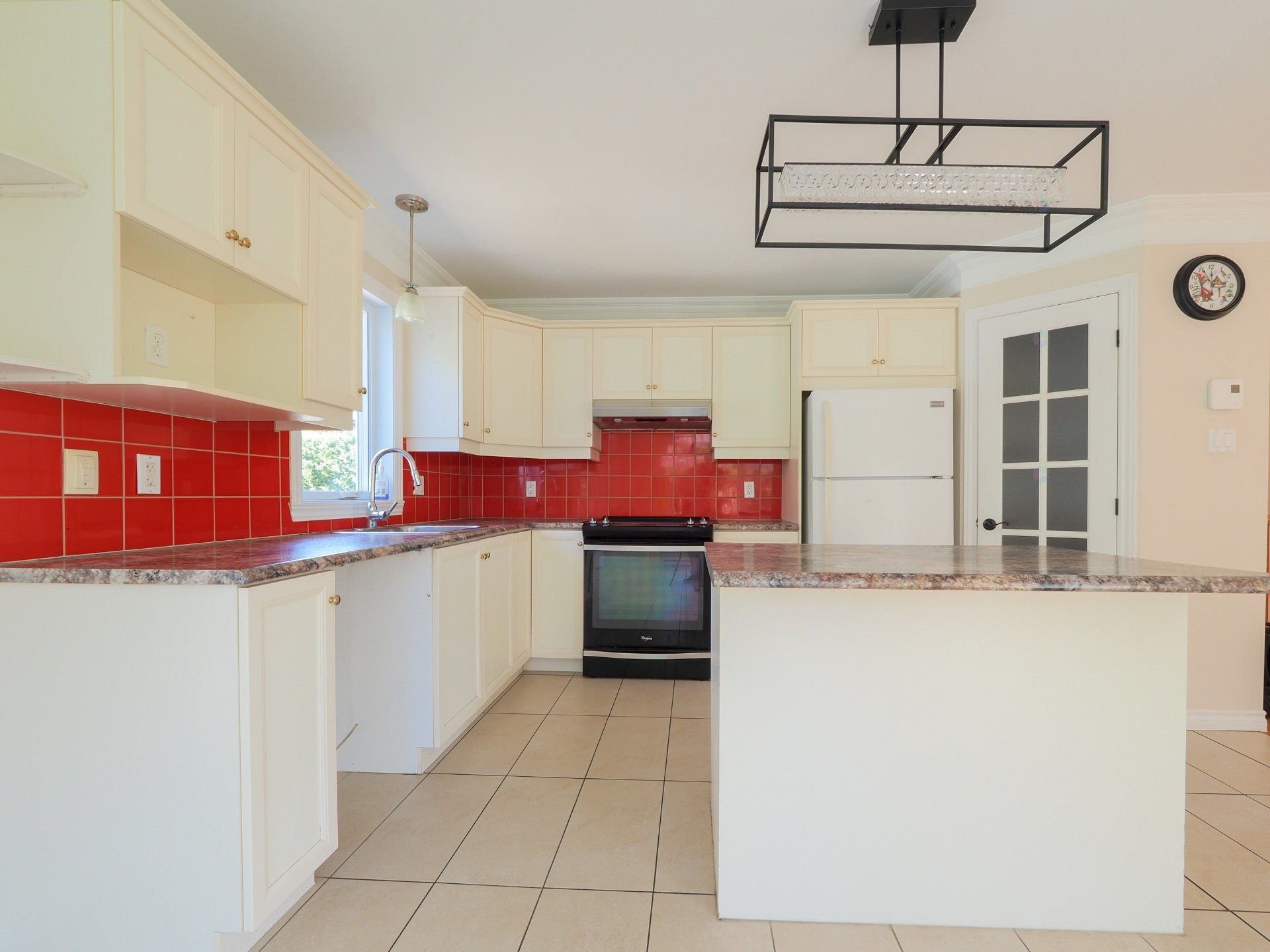 









1850


Rue de Bruxelles

,
Trois-Rivières,




QC
G0W0C1

