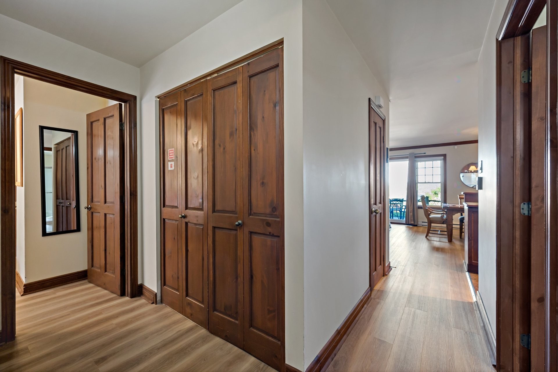 









166


Rue du Mont-Plaisant

, 1,
Mont-Tremblant,




QC
J8E1L2


