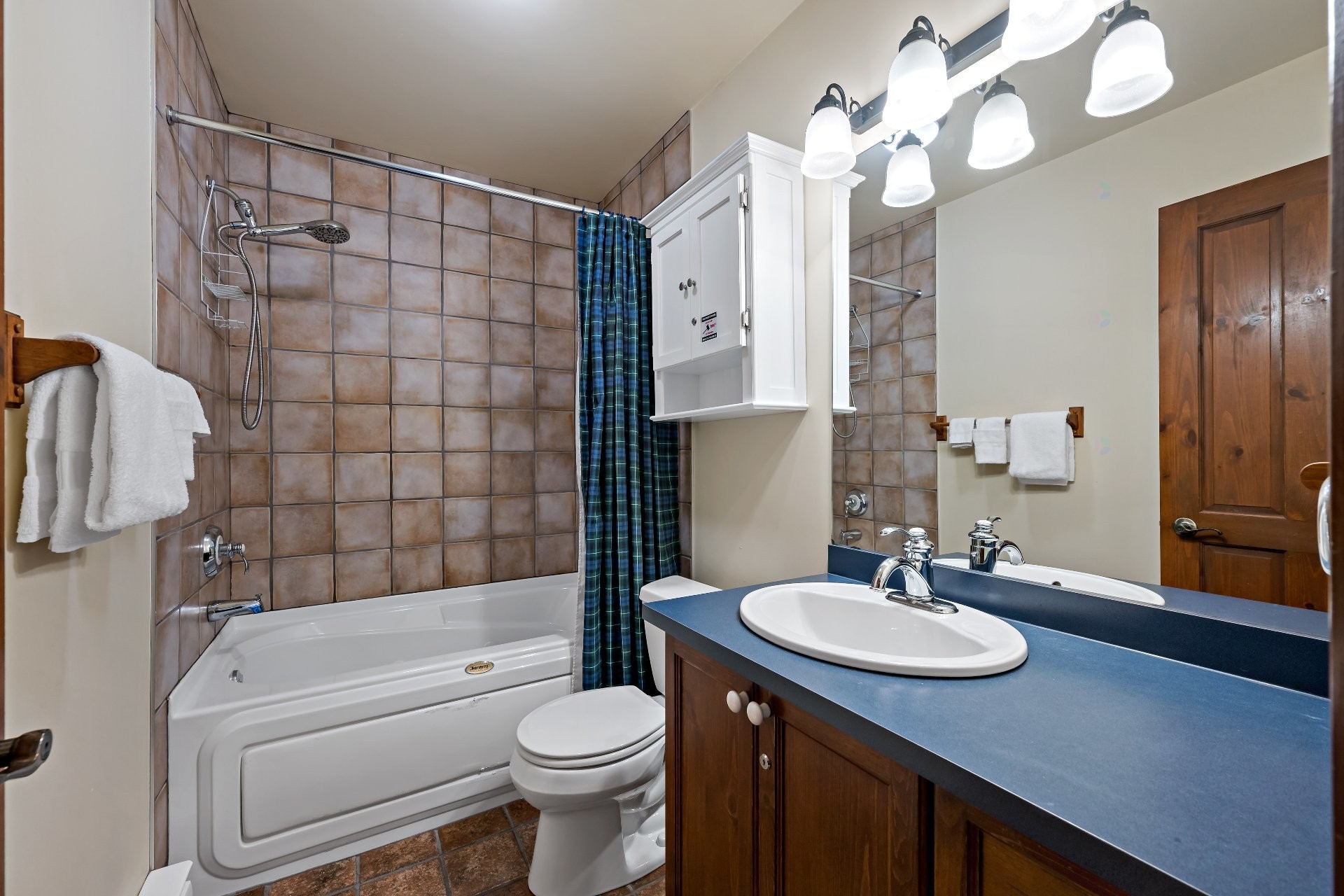 









166


Rue du Mont-Plaisant

, 1,
Mont-Tremblant,




QC
J8E1L2

