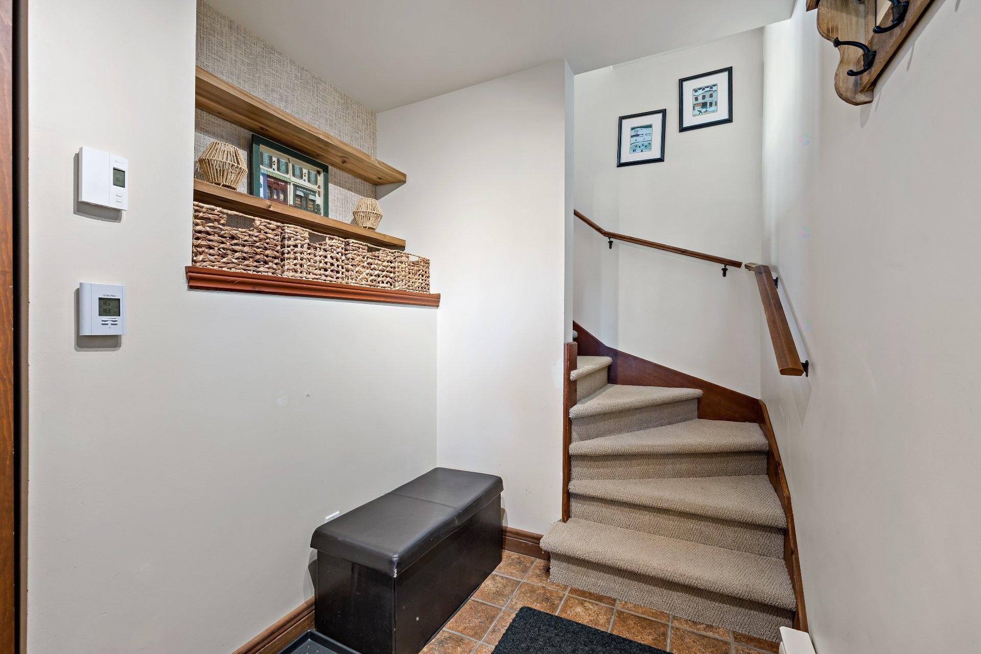 









166


Rue du Mont-Plaisant

, 1,
Mont-Tremblant,




QC
J8E1L2

