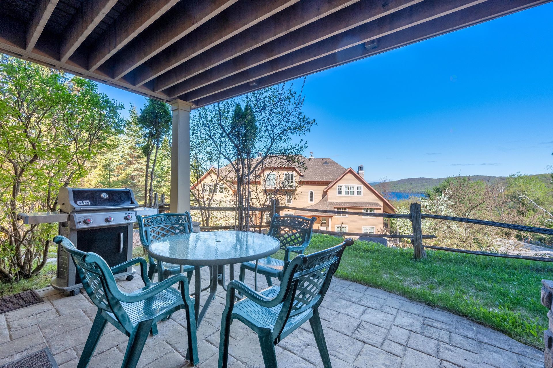 









166


Rue du Mont-Plaisant

, 1,
Mont-Tremblant,




QC
J8E1L2

