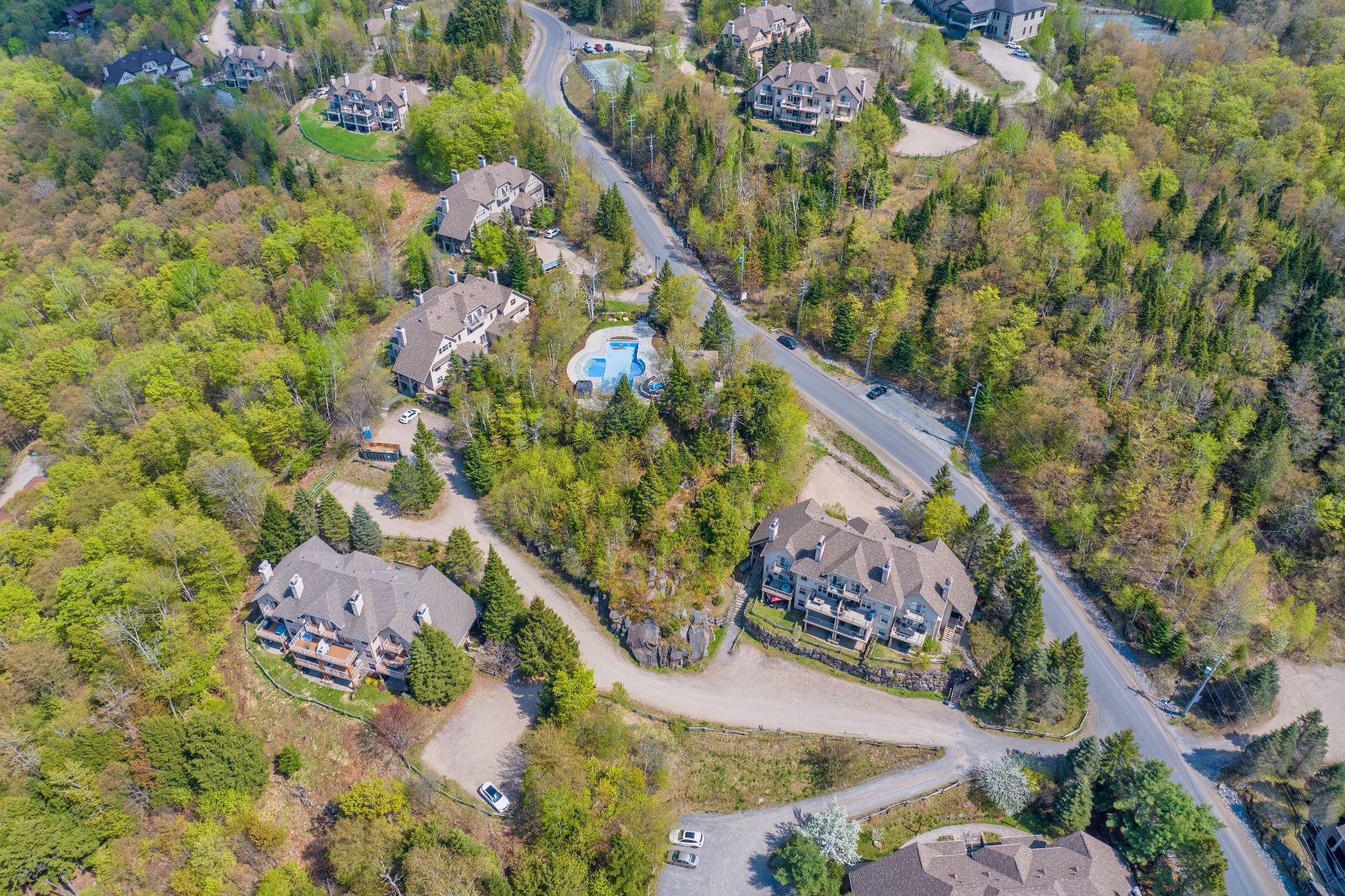 









166


Rue du Mont-Plaisant

, 1,
Mont-Tremblant,




QC
J8E1L2

