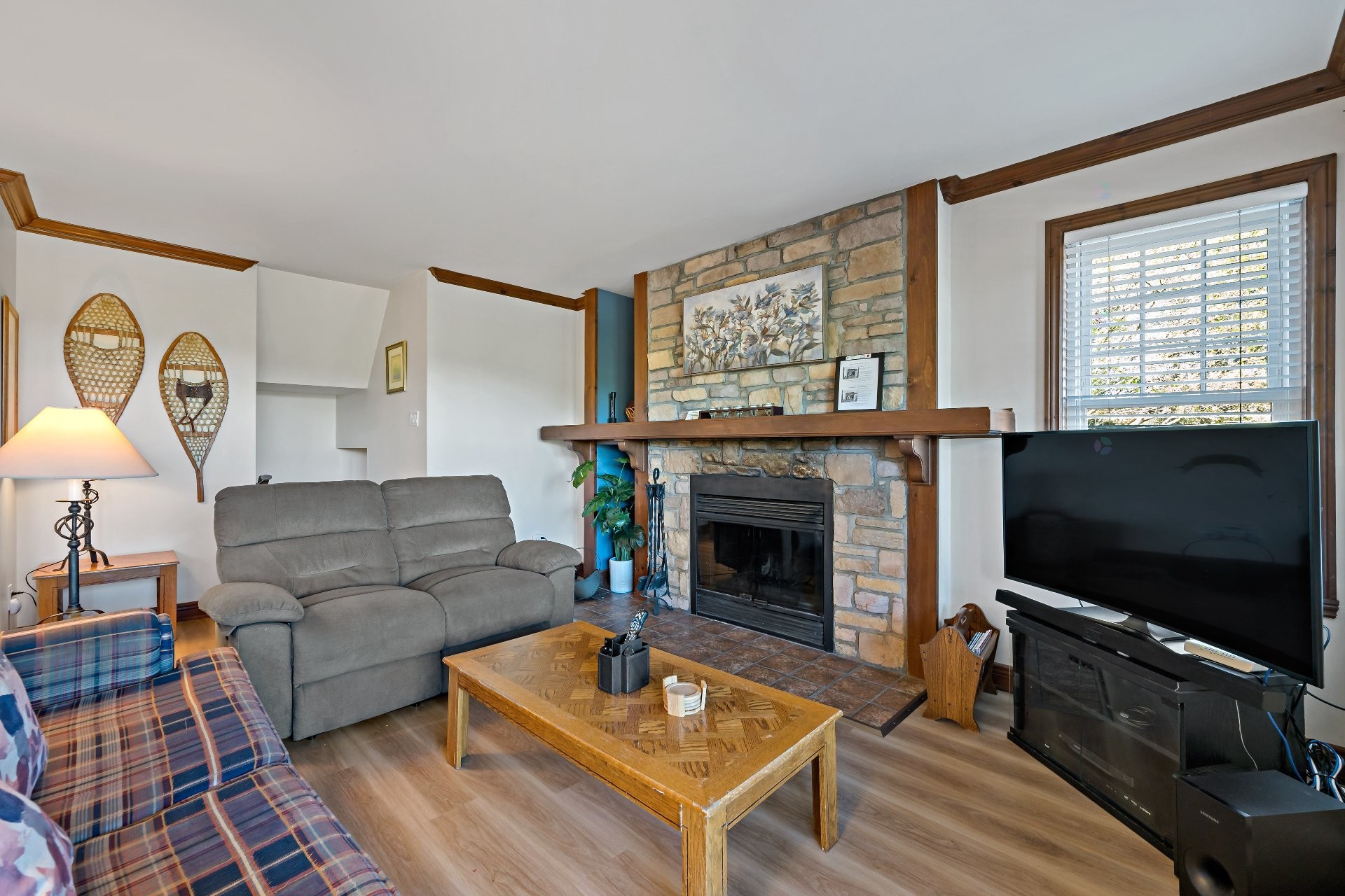 









166


Rue du Mont-Plaisant

, 1,
Mont-Tremblant,




QC
J8E1L2

