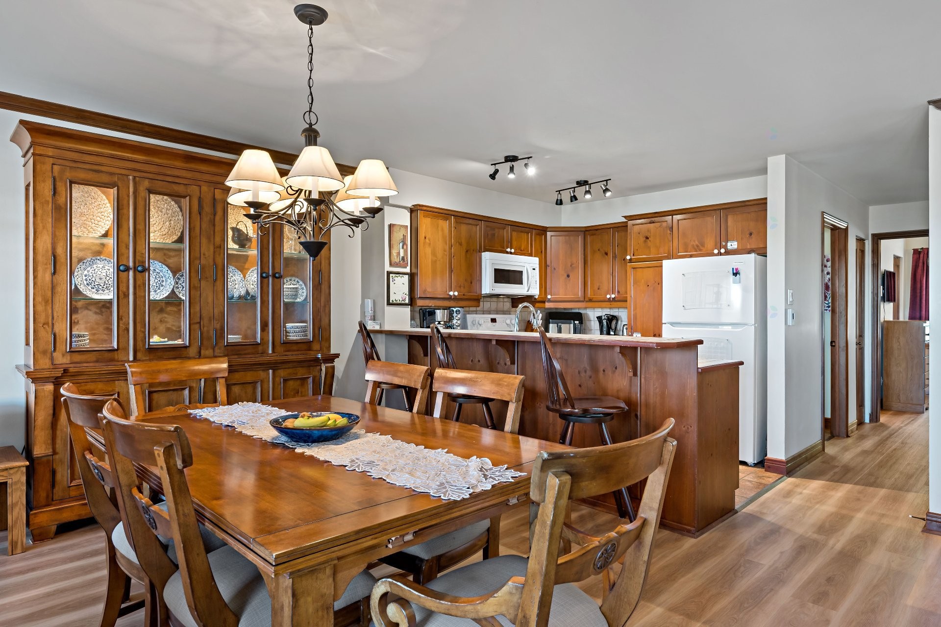 









166


Rue du Mont-Plaisant

, 1,
Mont-Tremblant,




QC
J8E1L2

