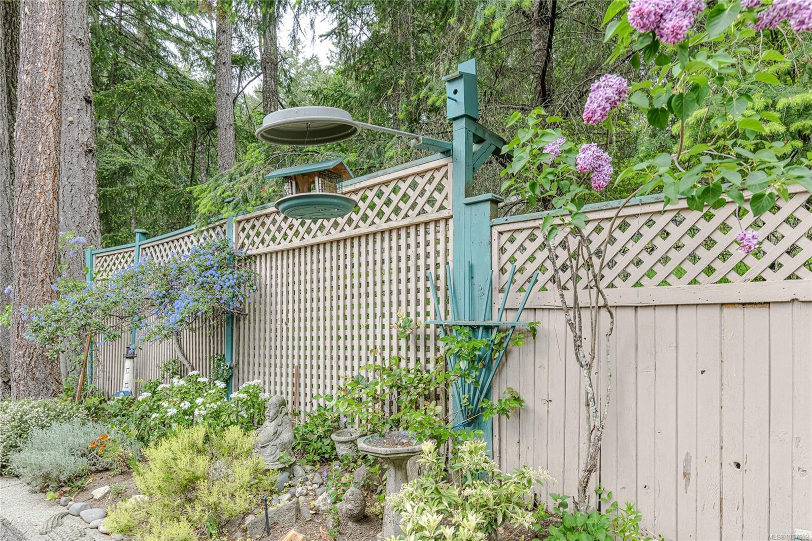









204


Cormorant

Cres,
Salt Spring,




BC
V8K 1G8

