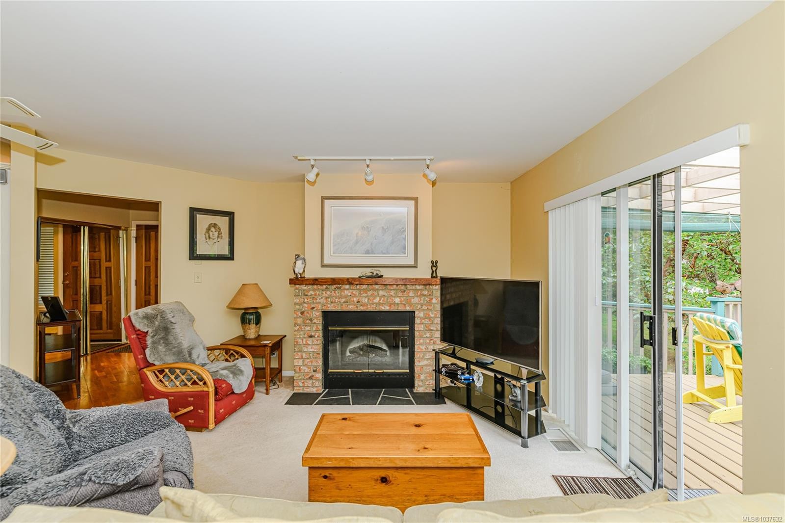 









204


Cormorant

Cres,
Salt Spring,




BC
V8K 1G8


