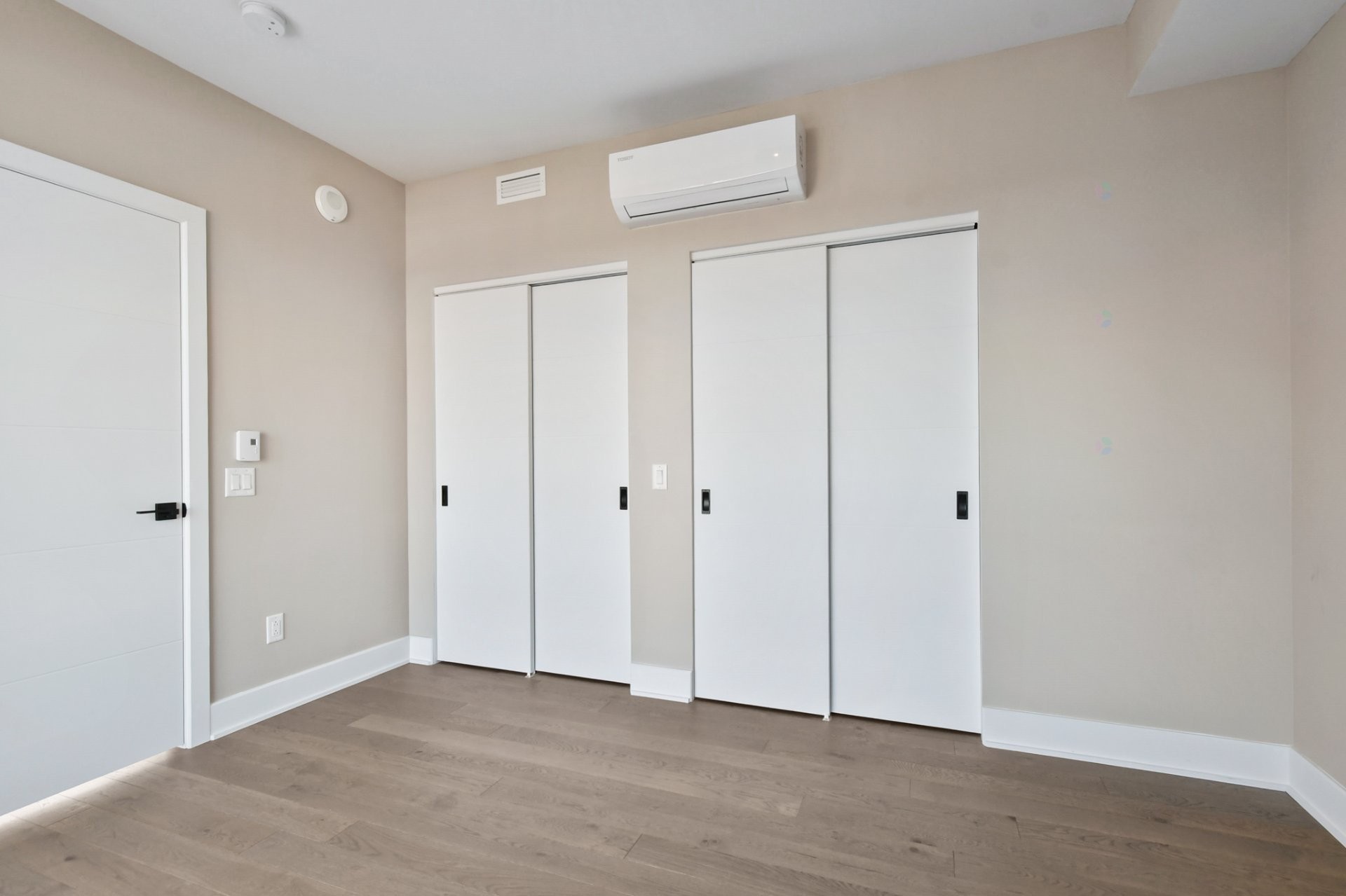 









2835


Av. du Cosmodôme

, 1202,
Laval (Chomedey),




QC
H7T0R8

