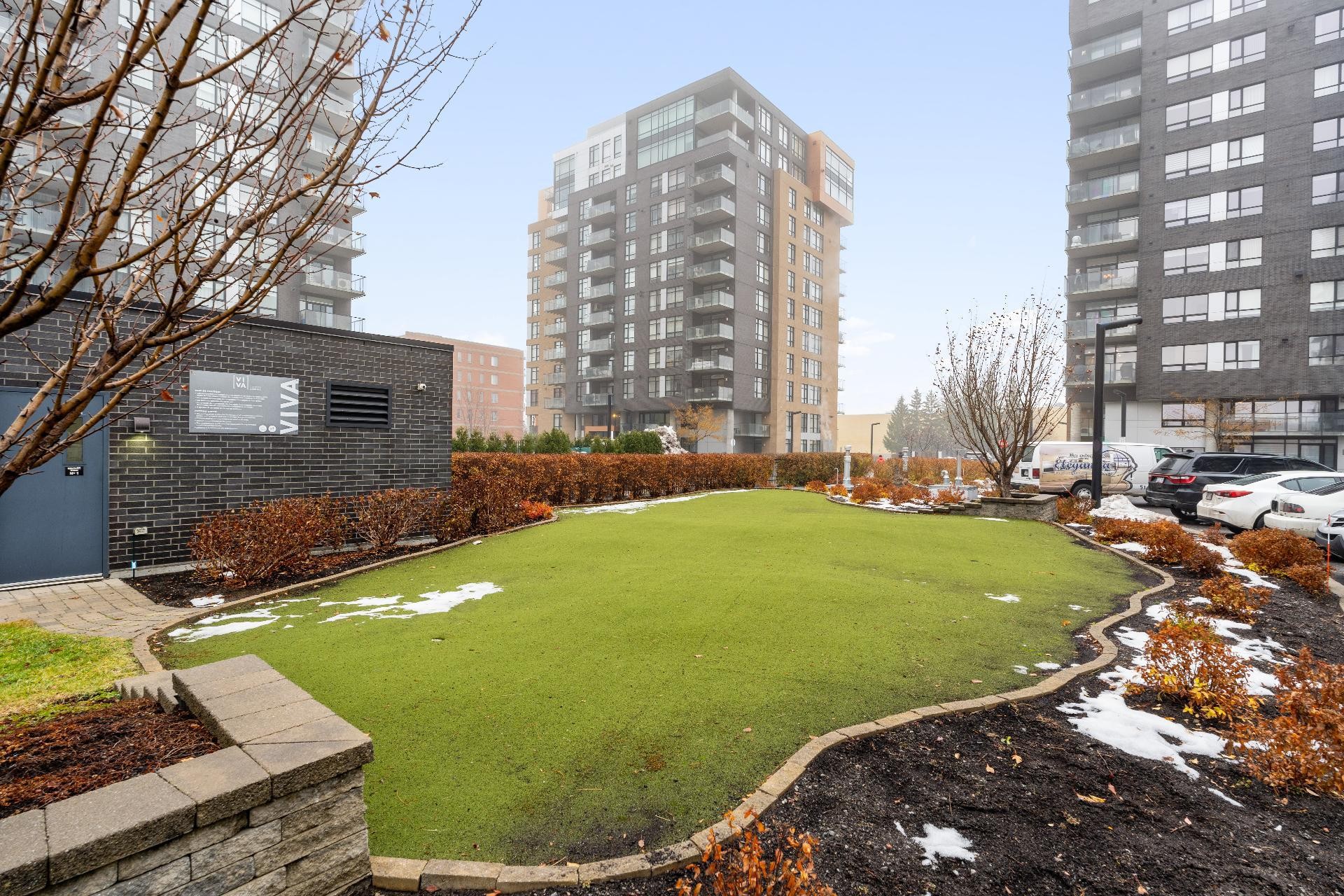 









2835


Av. du Cosmodôme

, 1202,
Laval (Chomedey),




QC
H7T0R8


