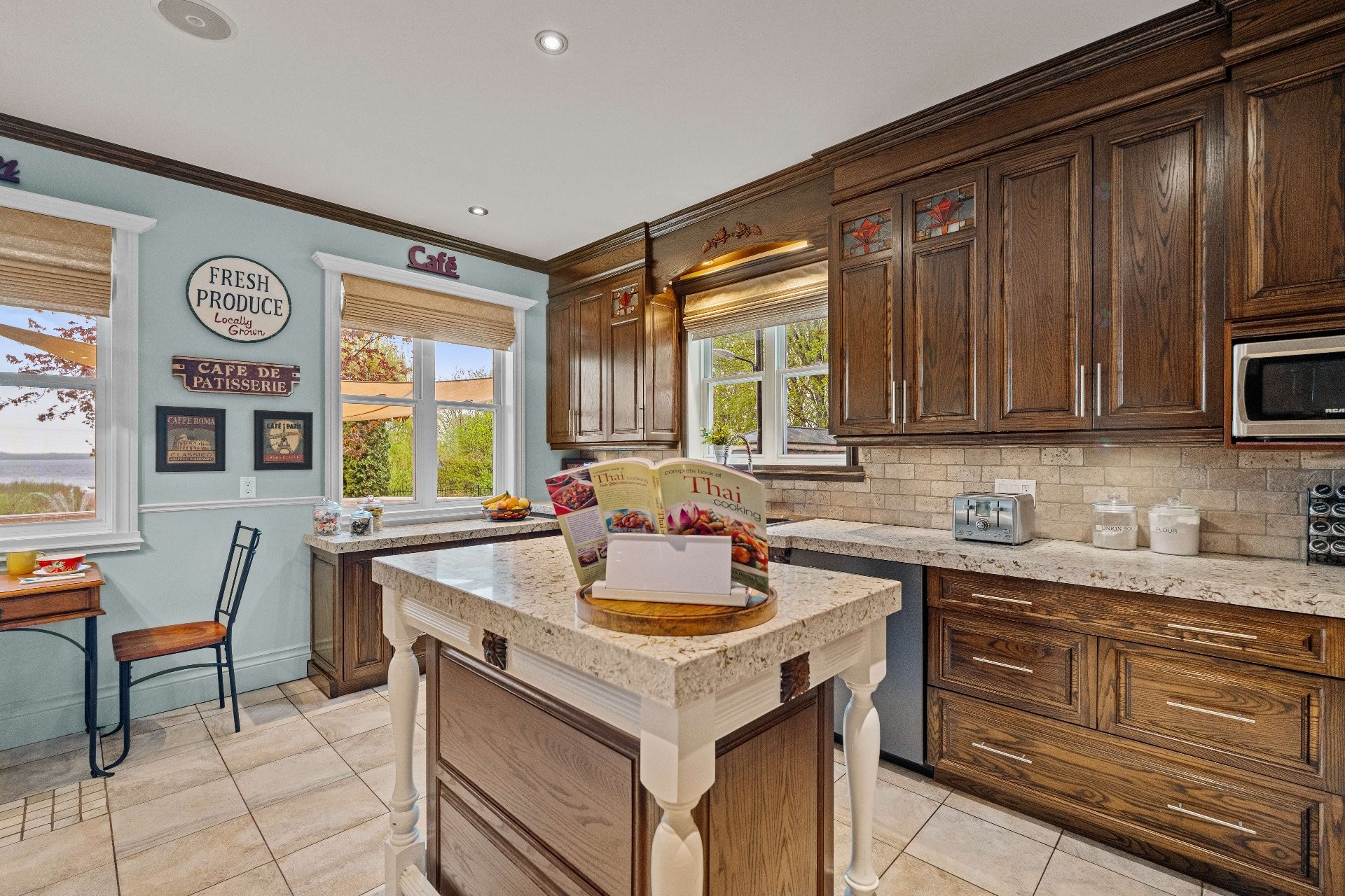 









9


Rue Francine

,
Grenville-sur-la-Rouge,




QC
J0V1B0

