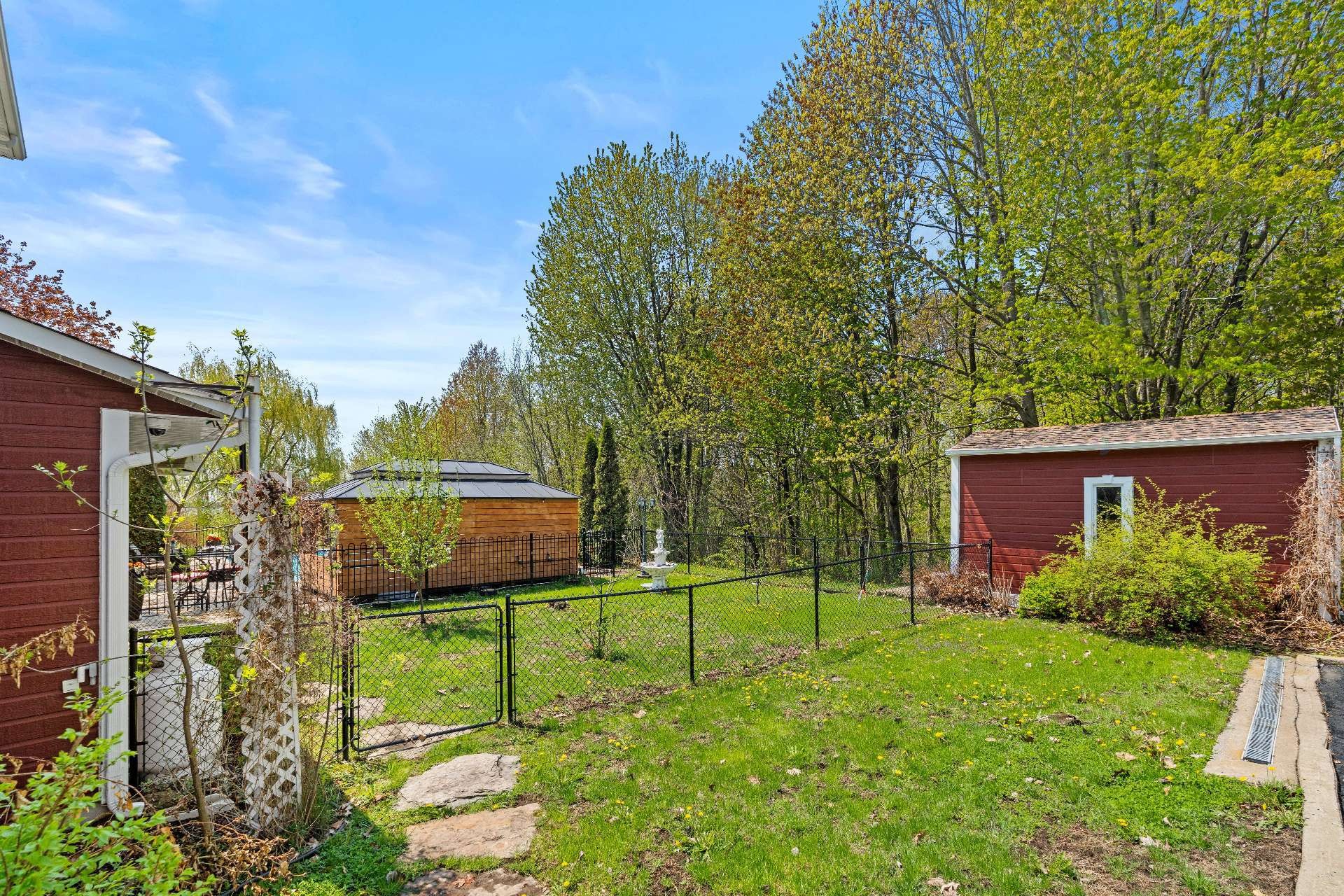 









9


Rue Francine

,
Grenville-sur-la-Rouge,




QC
J0V1B0

