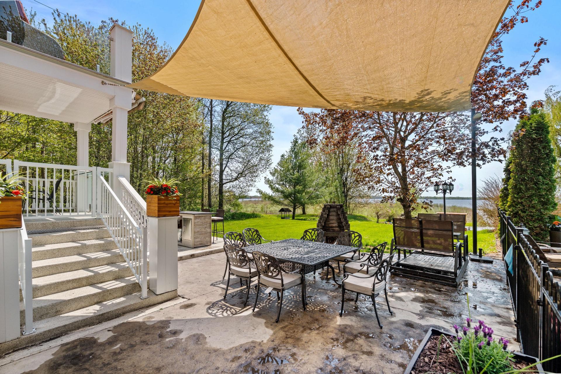 









9


Rue Francine

,
Grenville-sur-la-Rouge,




QC
J0V1B0

