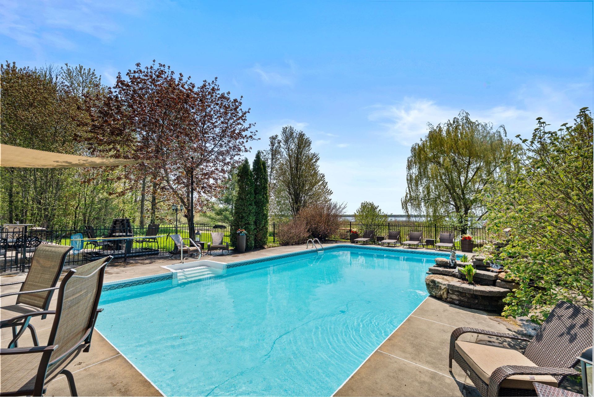 









9


Rue Francine

,
Grenville-sur-la-Rouge,




QC
J0V1B0

