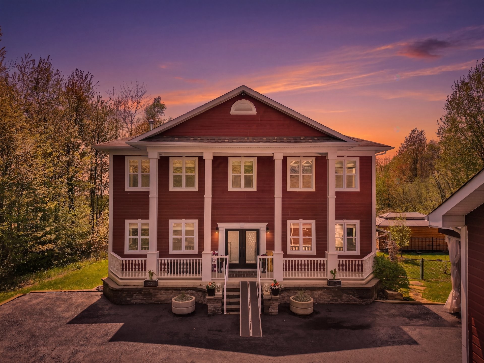 









9


Rue Francine

,
Grenville-sur-la-Rouge,




QC
J0V1B0

