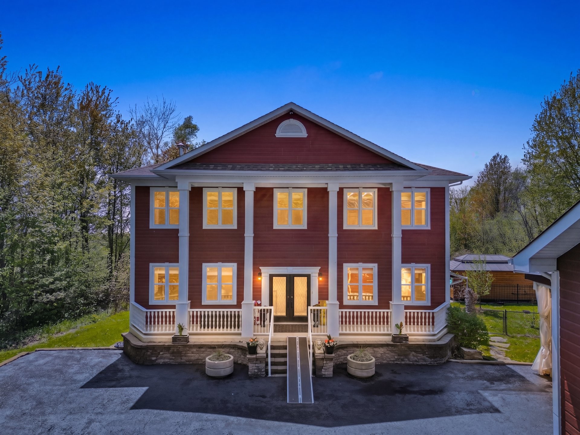 









9


Rue Francine

,
Grenville-sur-la-Rouge,




QC
J0V1B0

