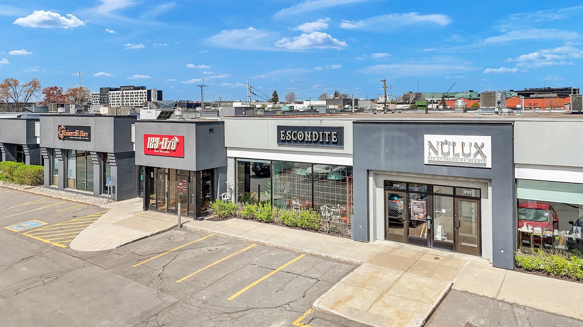 









2119


Boul. Le Carrefour

,
Laval (Chomedey),




QC
H7S1Z4

