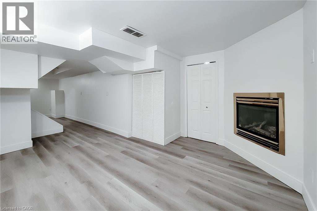 












1232 UPPER GAGE Avenue Unit# 2

,
Hamilton,




Ontario
L8W1E4

