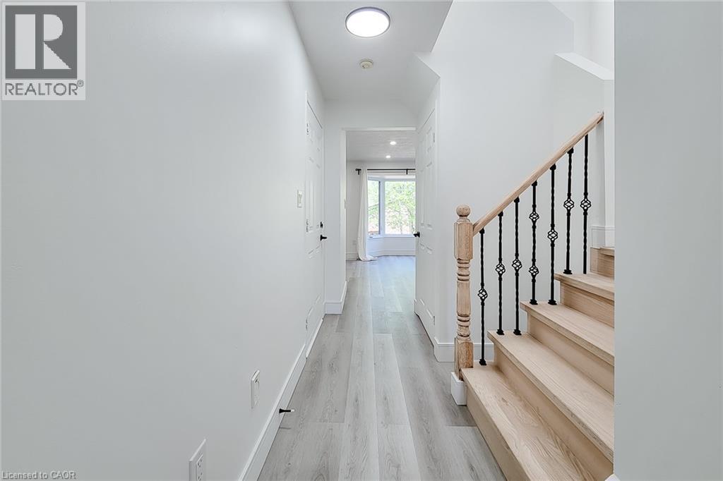 












1232 UPPER GAGE Avenue Unit# 2

,
Hamilton,




Ontario
L8W1E4

