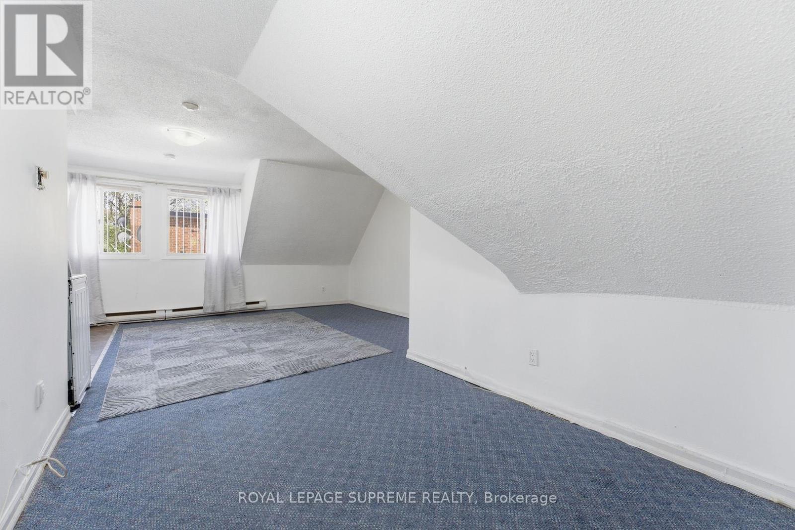












20 MAYNARD AVENUE

,
Toronto,




Ontario
M6K2Z9

