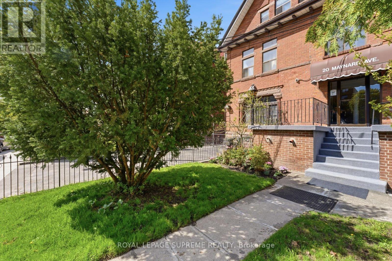 












20 MAYNARD AVENUE

,
Toronto,




Ontario
M6K2Z9

