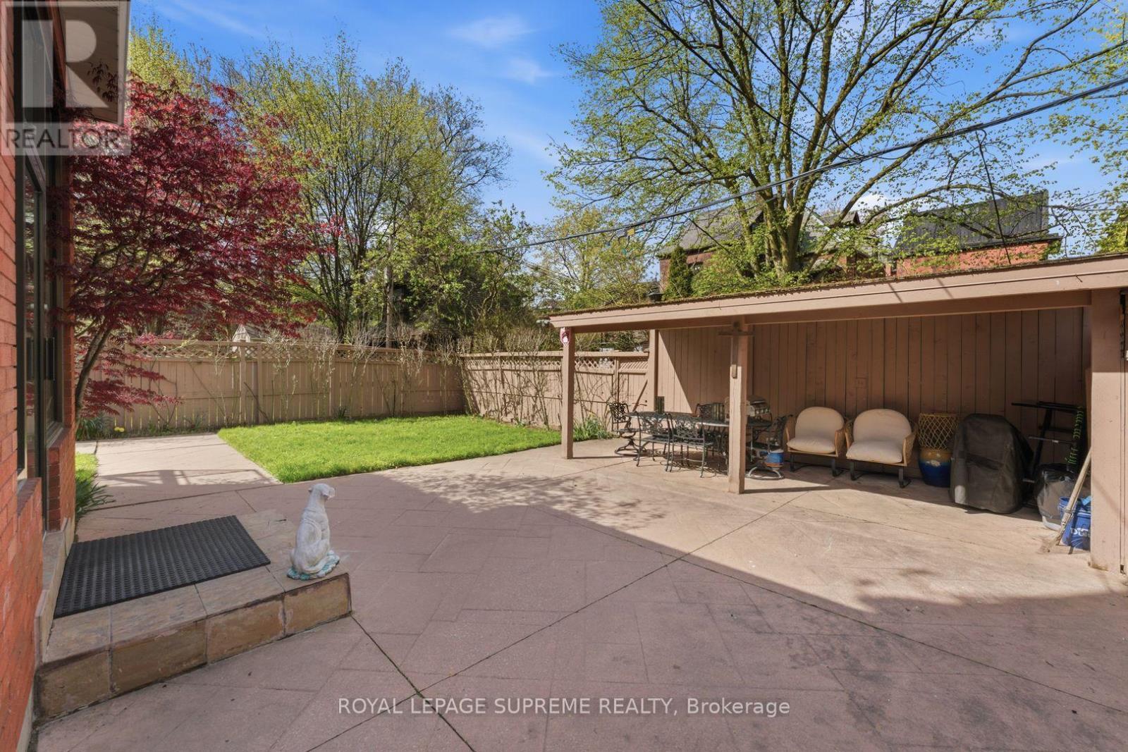 












20 MAYNARD AVENUE

,
Toronto,




Ontario
M6K2Z9

