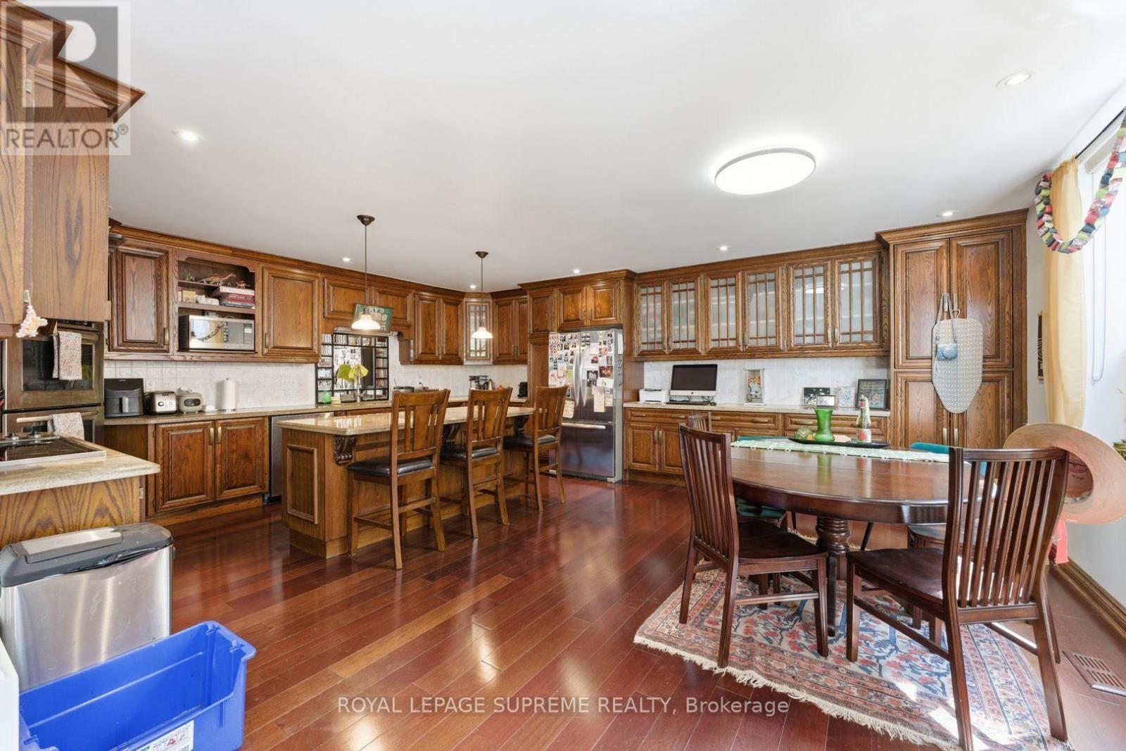 












20 MAYNARD AVENUE

,
Toronto,




Ontario
M6K2Z9

