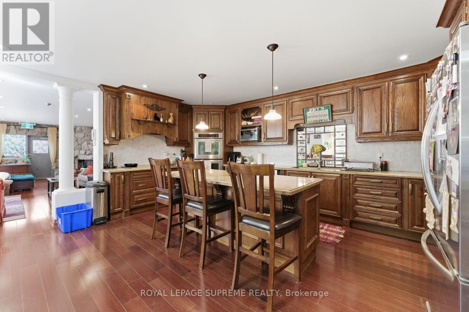 












20 MAYNARD AVENUE

,
Toronto,




Ontario
M6K2Z9

