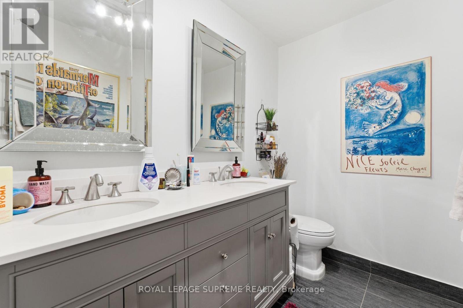 












20 MAYNARD AVENUE

,
Toronto,




Ontario
M6K2Z9

