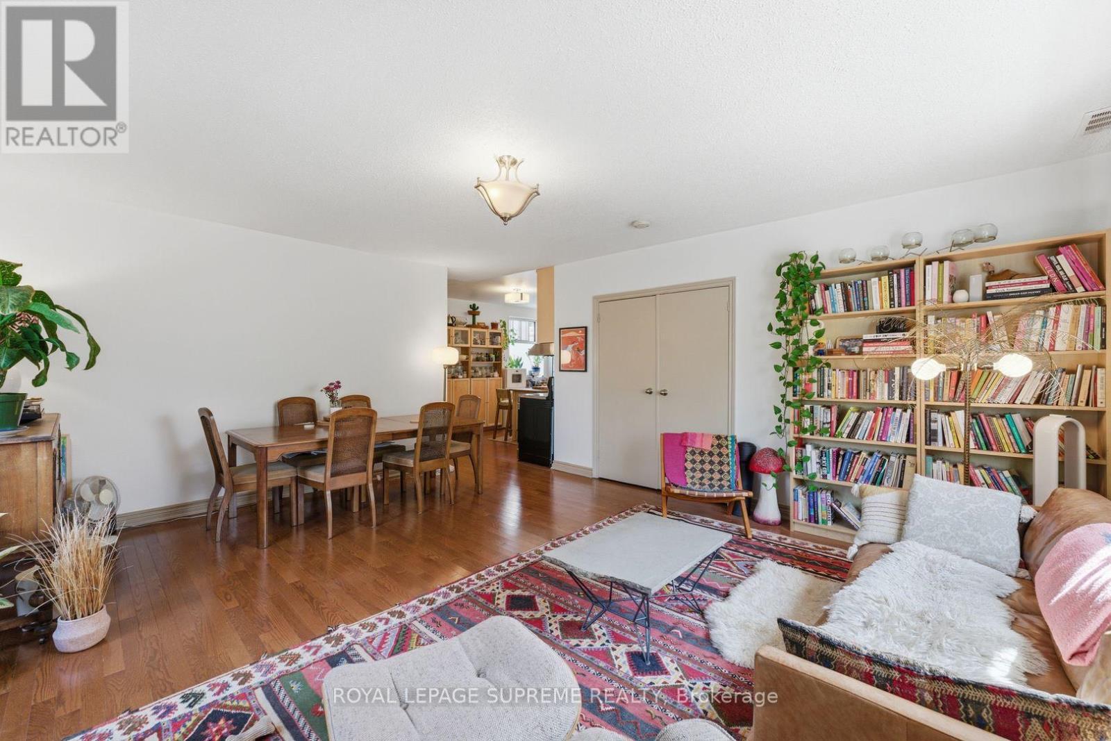 












20 MAYNARD AVENUE

,
Toronto,




Ontario
M6K2Z9

