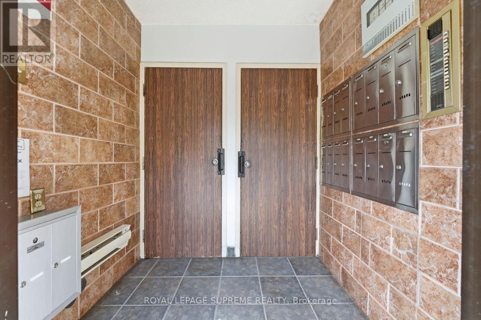 












20 MAYNARD AVENUE

,
Toronto,




Ontario
M6K2Z9

