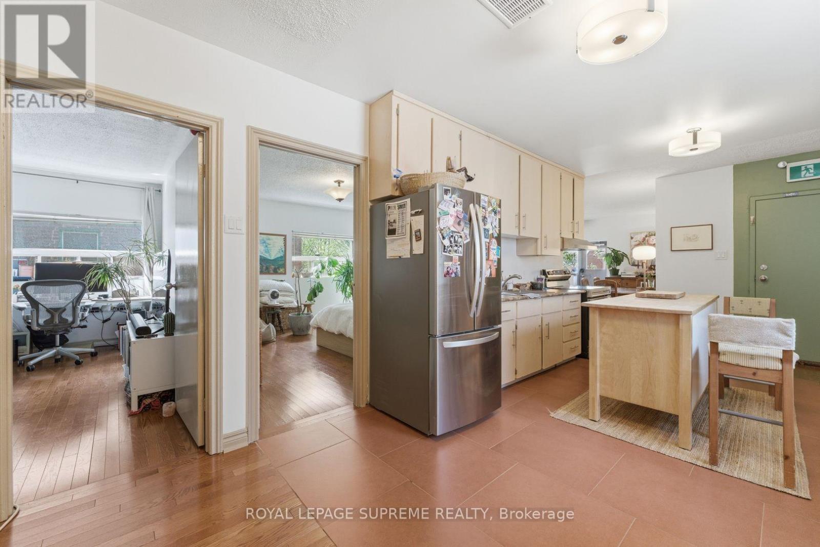 












20 MAYNARD AVENUE

,
Toronto,




Ontario
M6K2Z9

