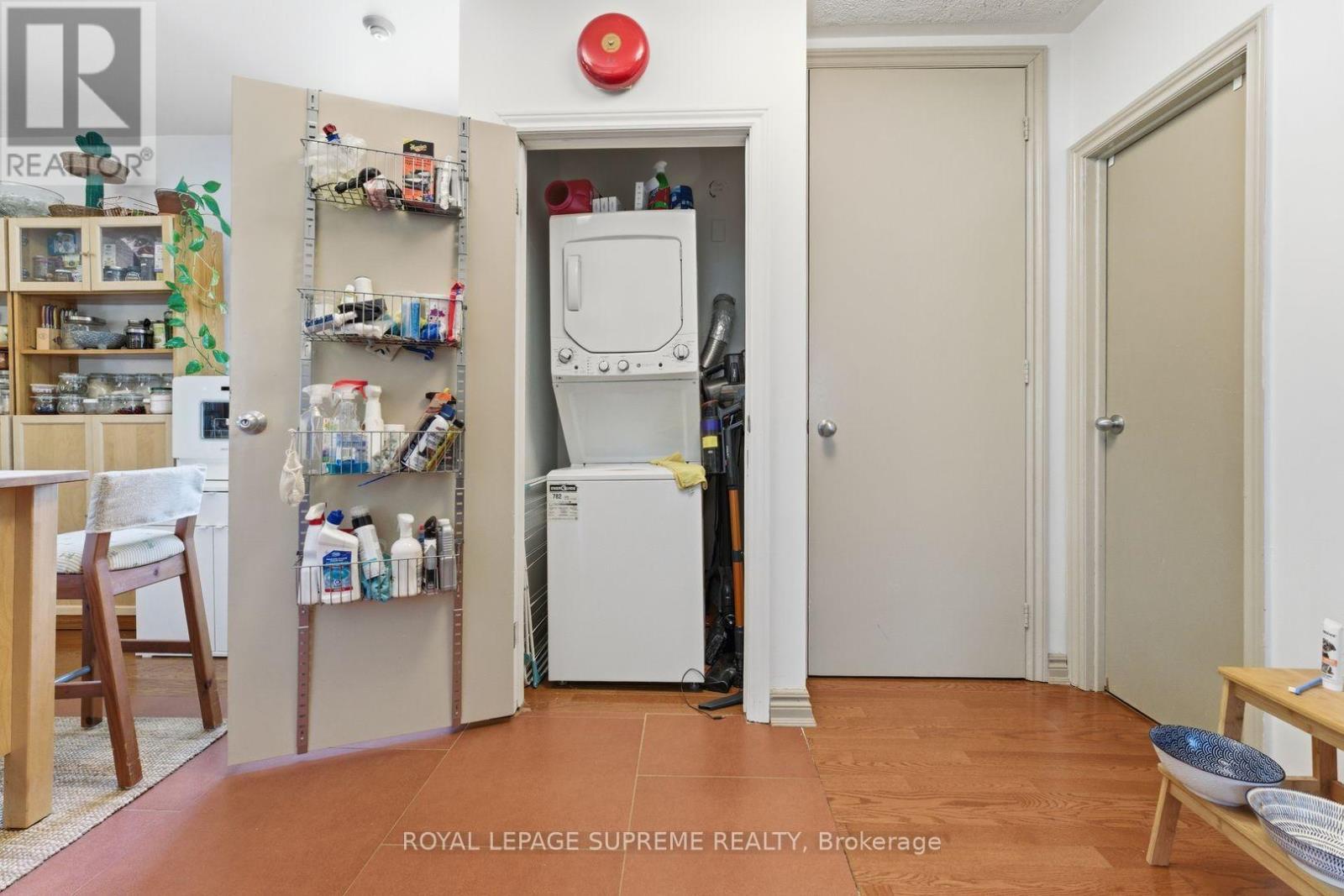 












20 MAYNARD AVENUE

,
Toronto,




Ontario
M6K2Z9

