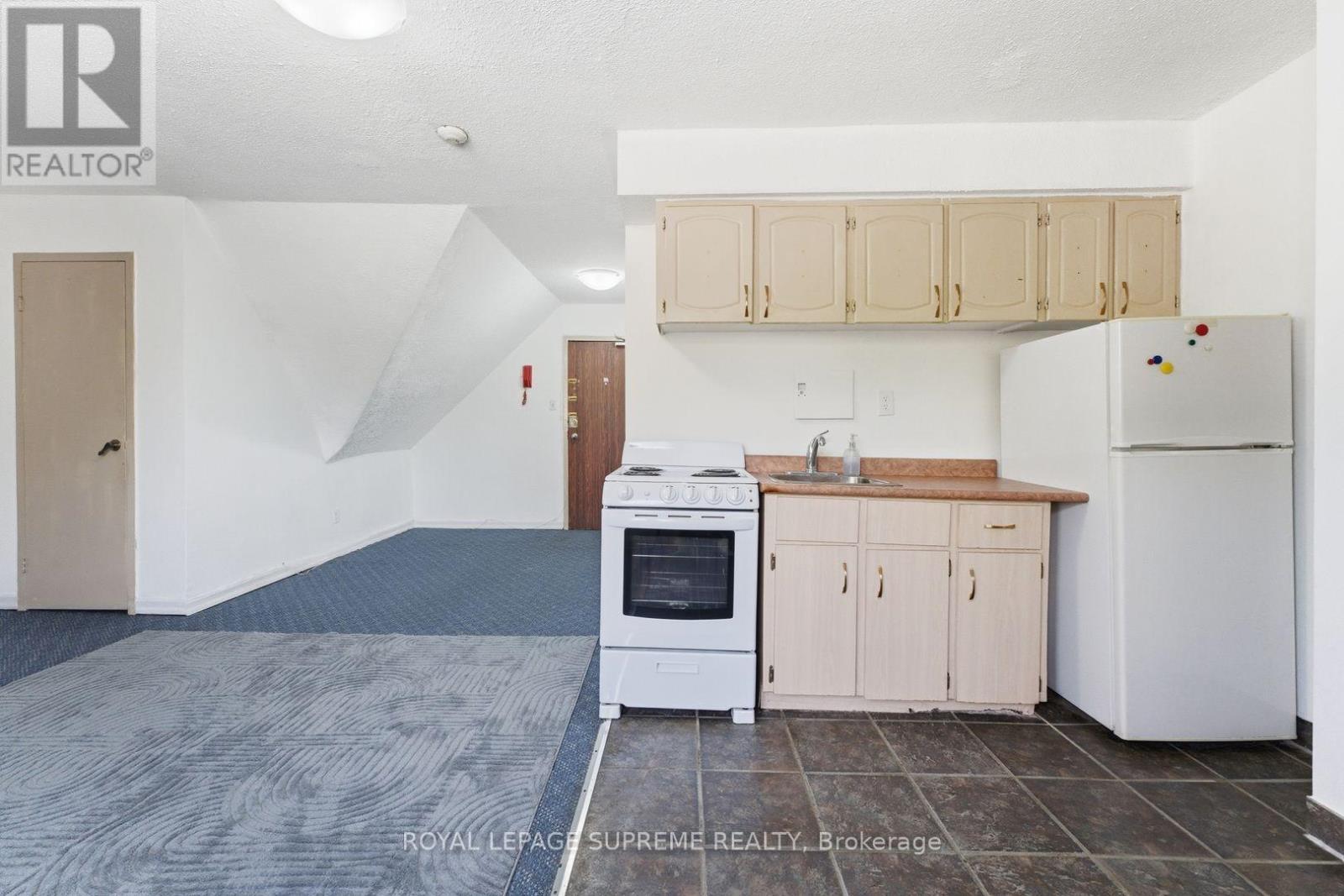 












20 MAYNARD AVENUE

,
Toronto,




Ontario
M6K2Z9


