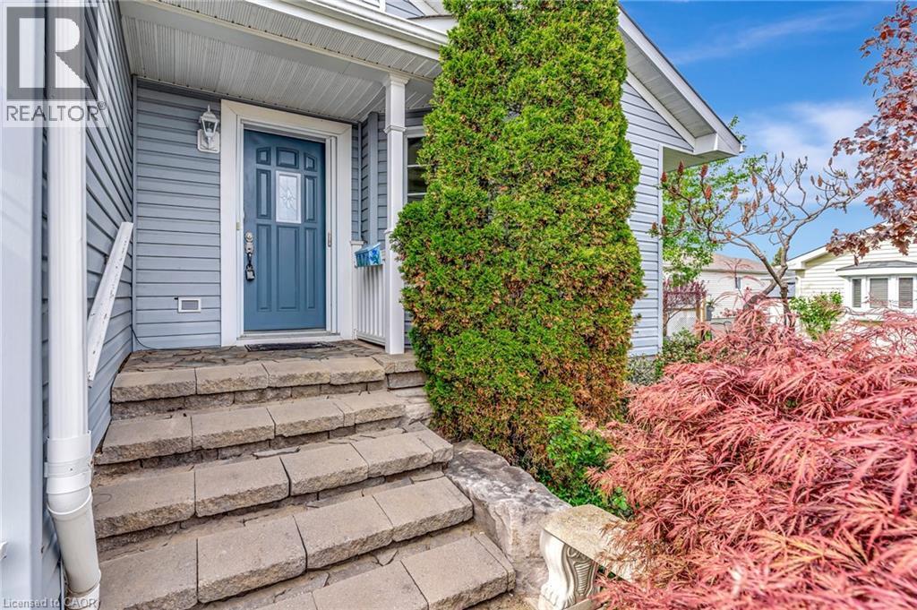 












121 CRUMLIN Lane

,
Freelton,




Ontario
L8B1A5

