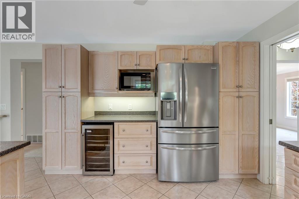 












121 CRUMLIN Lane

,
Freelton,




Ontario
L8B1A5

