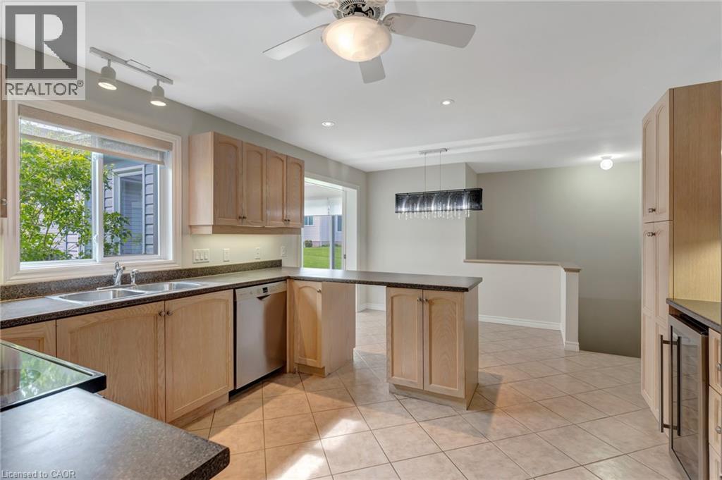 












121 CRUMLIN Lane

,
Freelton,




Ontario
L8B1A5


