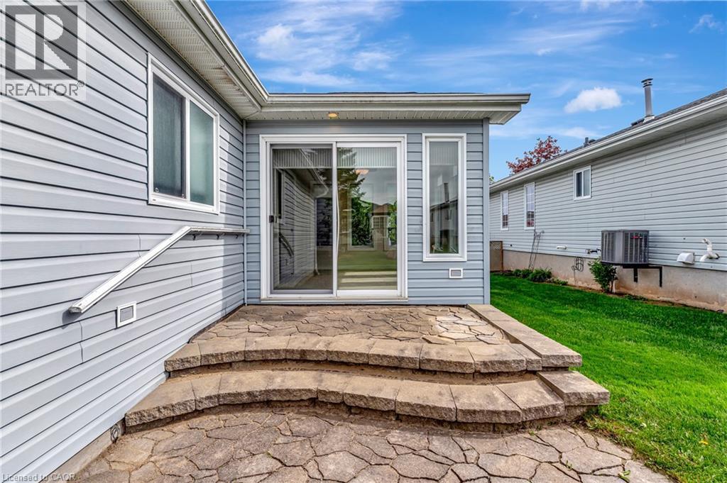 












121 CRUMLIN Lane

,
Freelton,




Ontario
L8B1A5

