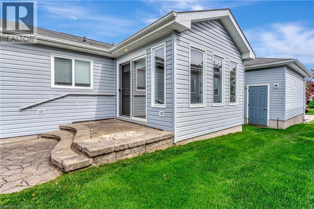 












121 CRUMLIN Lane

,
Freelton,




Ontario
L8B1A5


