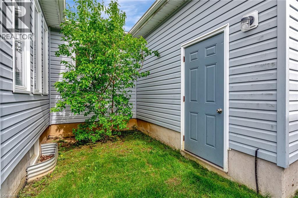 












121 CRUMLIN Lane

,
Freelton,




Ontario
L8B1A5

