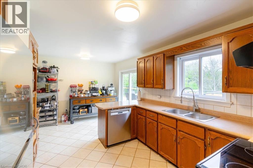 












111 DECOU Road

,
Simcoe,




Ontario
N3Y4K2

