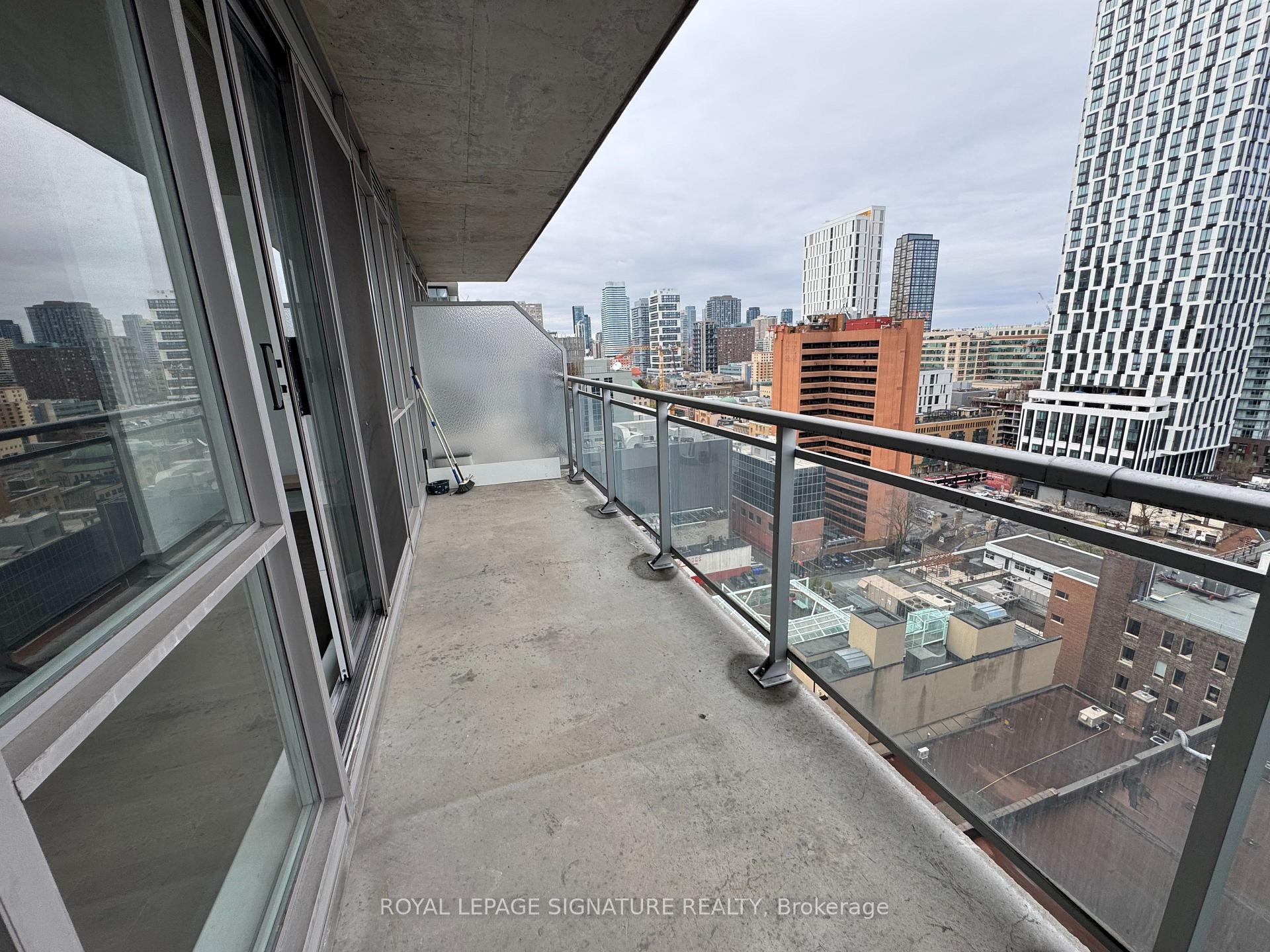 









220


Victoria

Street, 1702,
Toronto,




ON
M5B 2R6

