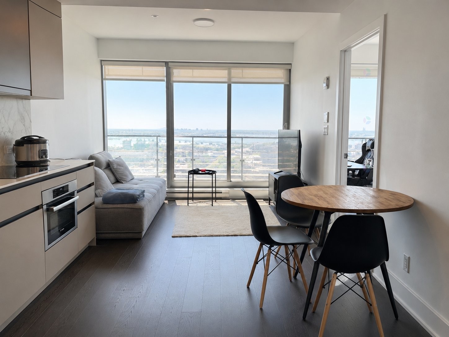 









720


Place Jacques-Cartier

, 2905,
Montréal (Ville-Marie),




QC
H3C1A1

